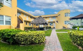 Hollywood Beach Seaside